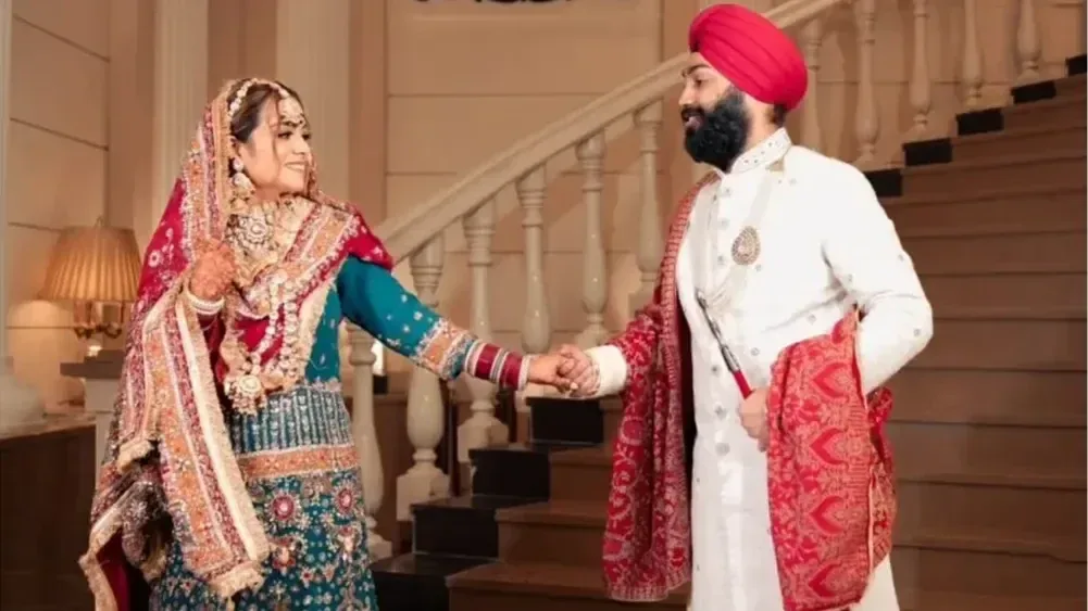 Faridabad wedding couple portrait, photo by Cine Namoh Entertainment